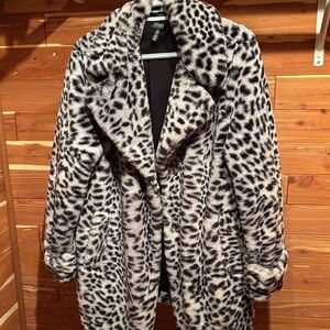 Jones New York Black and White Patterned Teddy Jacket